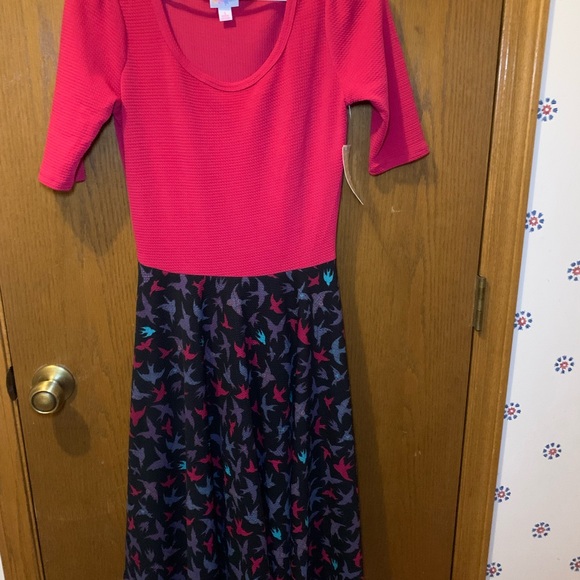 NWT LuLaRoe Nicole Dress – Women’s Small – Red & Multicolor Bird Print - Picture 1 of 13